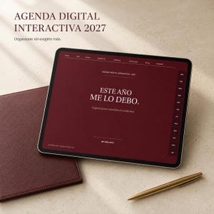 Puede incluir: Una tableta que muestra una agenda digital de color rojo oscuro titulada AGENDA DIGITAL INTERACTIVA 2027 con el texto ESTE ANVO ME LO DEBO. La pantalla incluye pestañas de navegación y una barra lateral mensual. Un cuaderno rojo y un bolígrafo dorado.