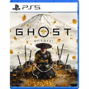 Könnte beinhalten: PlayStation 5 Spielhülle mit dem Titel "Ghost of Yotei". Das Cover zeigt einen Samurai-Krieger in traditioneller Kleidung, umgeben von Schwertern, mit einem Berg im Hintergrund und fallenden Blättern. Das PS5-Logo befindet sich oben links.