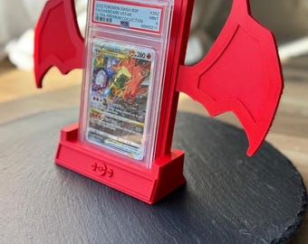 Charizard Wings PSA Kartenständer | Pokémon-Kartenhalter | Bewertungsständer für Karten | TCG-Sammlerständer | 3D-gedruckt