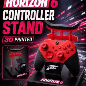 Puede incluir: Un soporte para mando impreso en 3D para Forza Horizon 6. El soporte es negro con un diseño de puerta torii roja para sujetar el mando. El mando es rojo y negro. El soporte tiene el logotipo de Forza y el texto Horizon 6.