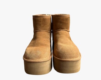 UGG Classic Mini Plateau Wildleder Stiefeletten