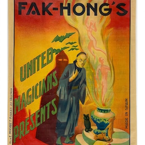 Puede incluir: Cartel vintage que anuncia el espectáculo de magia "Chang and Fak-Hong's", con un mago con una túnica azul. El cartel tiene un fondo rojo, amarillo y naranja con el texto "United Magicians Presents Hara-Kiri" y "Made in Spain".