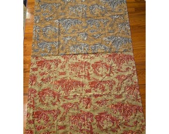 Panel de tela Toile de Jouy vintage – Escena pastoral campestre francesa – Rojo y azul