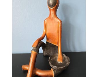 Escultura minimalista vintage de cerámica de terracota esmaltada de mediados de siglo (MCM): Mujer desnuda con cuenco.