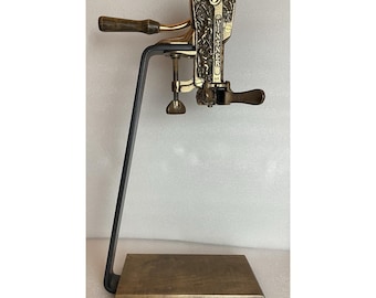 Abrebotellas de mesa Vintner con soporte