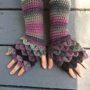 Handmade Crochet Crocodile Stitch/Dragon Scale Fingerless Gloves, Gothic, Queen, Medieval, Wrist Warmers, Hand Warmers, Spring, Fall, Winter
