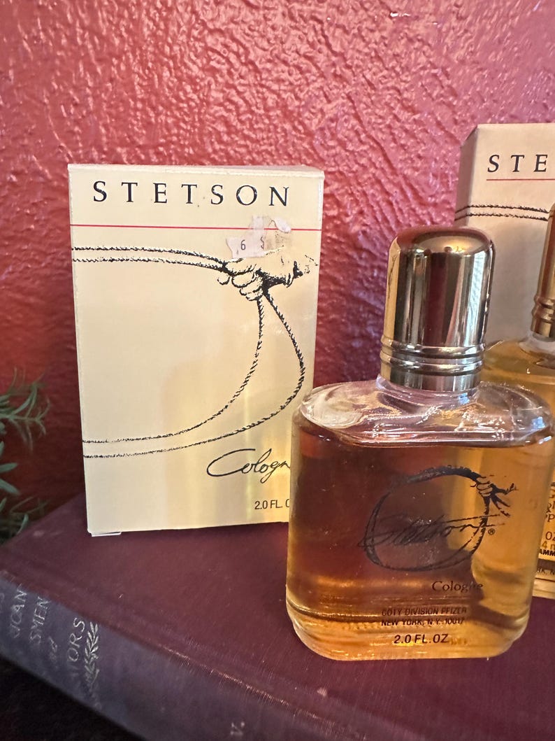 2 vintage Stetson cologne 1.5oz and 2oz. Comes with boxes image 4