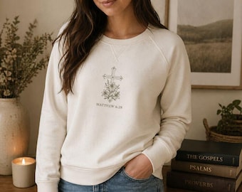 Sudadera cristiana / Mateo 6:28 Cuello redondo floral / Regalo religioso para mamá / Sudadera minimalista con versículo bíblico / PheMOMenal Co