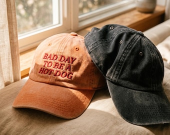 Gorra de béisbol bordada con la frase "Es un mal día para ser un perrito caliente", gorra lavada.