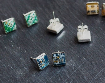 Sterling silver studs with Circuit board piece - 8 mm - modern geeky jewelry, stud earrings, cyberpunk