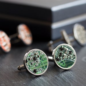 Boutons de manchette uniques en vrai circuit imprimé, acier inoxydable, boutons de manchette pour les geeks d'ordinateur, cadeau pour lui, cadeau pour mari, boutons de manchette de garçons d'honneur image 1