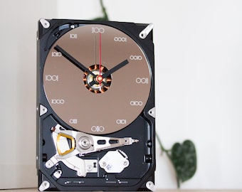 Bureauklok gemaakt met gerecyclede harde schijf van de computer, HDD-klok, cadeau voor vader, uniek cadeau voor nerds, afstudeercadeau