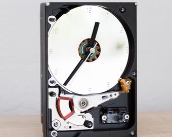 Bureauklok gemaakt met gerecyclede harde schijf van de computer, HDD-klok, cadeau voor vader, uniek cadeau voor nerds, afstudeercadeau