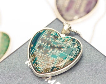 Geeky heart necklace - Circuit board necklace - recycled - recomputing