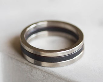 Anillo único hecho de piezas de motor HDD recicladas - anillo unisex