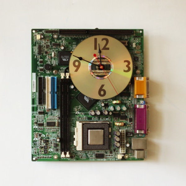 Geeky wall clock - recycled Computer  - Green circuit board - c6097