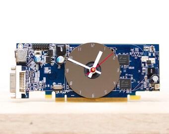 Bureauklok - Gerecycleerde grafische kaartklok, unieke kantoorklok, slanke donkerblauwe printplaat