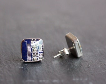 Puces d'oreilles en argent sterling avec circuit imprimé - 10 mm carrés - bijoux geek modernes, boucles d'oreilles, cyberpunk