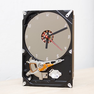 Desk clock - recycled Computer hard drive clock, HDD clock, gift for dad, unique gift for geek, graduation gift