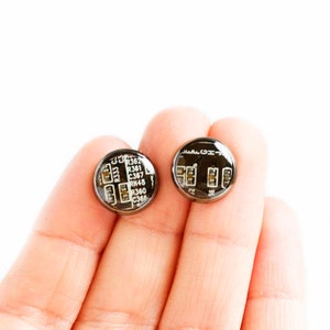 Circuit board stud earrings - recycled computer - contemporary jewelry - 10 mm