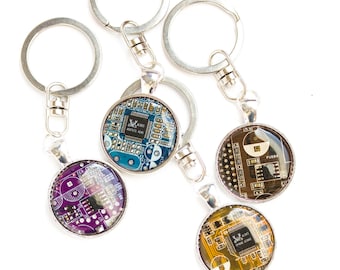 Circuit board keychain, gift for Dad, computer geek gift - recomputing - round, resin