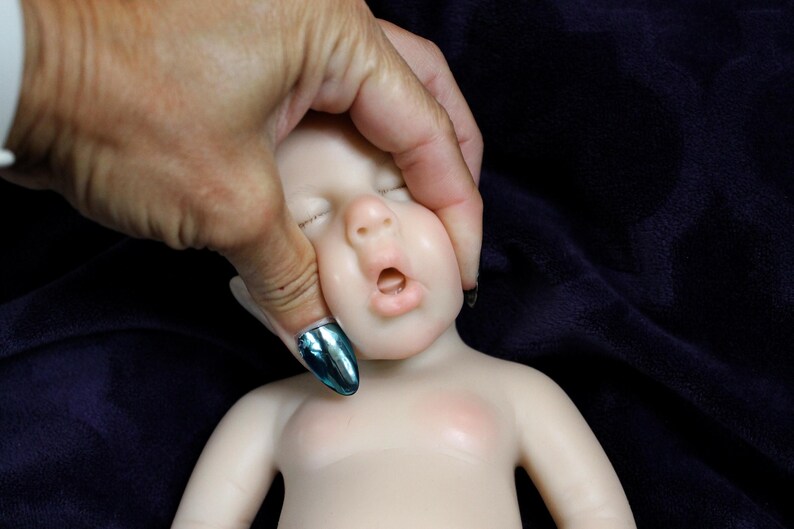 Silicone Baby Doll Full Body Reborn Preemie 13" 2.3lbs Platinum Silicone Dolls Realistic Real Lifelike Weighted Babies Ecoflex Bathtub Baby