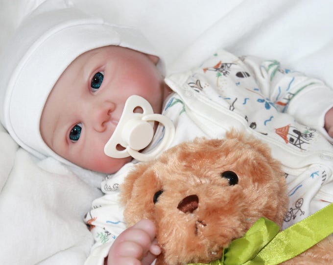 Lifelike Reborn Baby Doll 20" - Evelyn