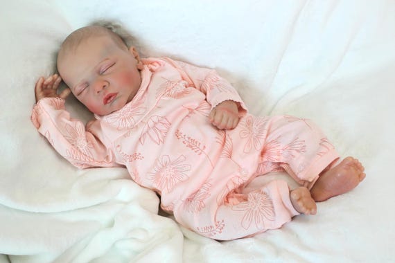 20” Ultra-Realistic Baby Doll - Authentic Baby-Like Experience, Complete with Accessories for Lifelike Connection