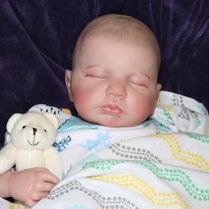 Lifelike Reborn Baby Doll 20” 2 to 8 Pounds Weighted Newborn Baby Girl/Boy Soft Heavy Baby Dolls For Children Child Friendly Gifts For Girls