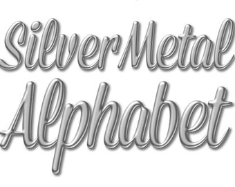 Può includere: Clip art di alfabeto in metallo argentato con effetto 3D. Le lettere sono in un font corsivo. Sono inclusi 78 file PNG. Il testo dell'immagine recita "CLIP ART ALPHABET letters, numbers & punctuation Silver Metal Alphabet 78 PNG FILES DIGITAL 300 DPI www.digitalDESIGNerd.etsy.com"