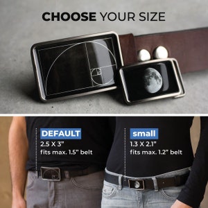 Peut inclure: Deux boucles de ceinture, l'une avec un motif en spirale et l'autre avec un motif de lune. Le texte "CHOOSE YOUR SIZE" est en haut de l'image. Le texte "DEFAULT" est &agrave; c&ocirc;t&eacute; de la boucle &agrave; motif en spirale et le texte "2.5 X 3" est en dessous. Le texte "fits max. 1.5" belt" est en dessous. Le texte "small" est &agrave; c&ocirc;t&eacute; de la boucle &agrave; motif de lune et le texte "1.3 X 2.1" est en dessous. Le texte "fits max. 1.2" belt" est en dessous.