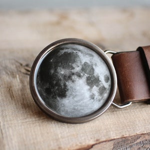 Full Moon Circle Belt Buckle, Moon Gift for Him for Her, Space gift idea image 3