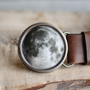 Full Moon Circle Belt Buckle, Moon Gift for Him for Her, Space gift idea image 1