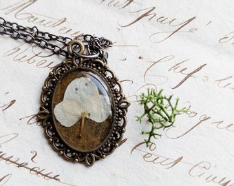 Pressed flower necklace white hydrangea floral oval dainty filigree pendant resin jewelry friendship friends bridal wedding small girl brass