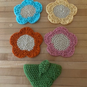 Sous-bocks fleuris, ensemble de sous-bocks fleuris au crochet, sous-bocks fleuris au crochet avec panier, lot de 4 sous-bocks, sous-bocks fleuris au crochet, cadeau pour maman image 3