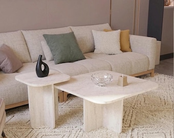 Zestaw stolików kawowych z trawertynowym wzorem, skandynawski styl boho, nowoczesny wystrój, minimalistyczny stolik do salonu, modny pomysł na prezent