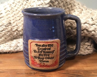 Citation de feu Tasse à café - prête à être expédiée - cadeau de soins personnels 16 oz - image de timbre de feu - amoureux de la magie - tasse à café moderne - céramique - poterie - grès