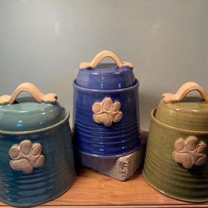 Custom Pottery Pet Treat Jar: Stoneware with Dog Bone Lid