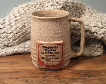 Citation de feu Tasse à café - prête à être expédiée - cadeau de soins personnels 16 oz - image de timbre de feu - amoureux de la magie - tasse à café moderne - céramique - poterie - grès