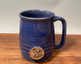 Taza de café Eagle - taza azul cobalto -patriótica - 16 oz- Imagen de sello de pájaro -amante de las aves-taza de café moderna - cerámica -cerámica - gres