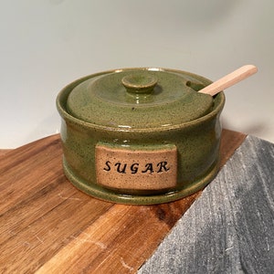 Stoneware Sugar Bowl: Modern Farmhouse Kitchen Storage Jar with Spoon