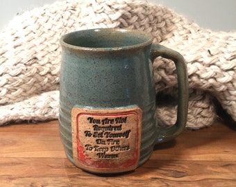 Citation de feu Tasse à café - prête à être expédiée - cadeau de soins personnels 16 oz - image de timbre de feu - amoureux de la magie - tasse à café moderne - céramique - poterie - grès