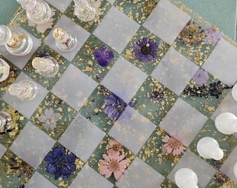 Jeu d'échecs personnalisé en résine sur-mesure pour décoration de mariage romantique | Cadeau d'exception fait main luxe, couleurs au choix