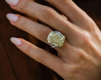 16 CT Canary Yellow Diamant im Strahlenschliff, Drei-Steine-Ring, 14K Gold plattiert (17 x 12 MM)