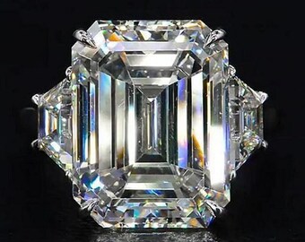 12 Karat farbloser Cocktailring mit drei Steinen im Smaragdschliff, 925 Sterlingsilber