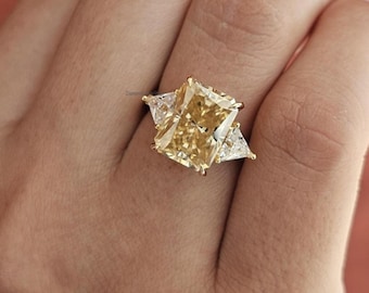 Gelb strahlender Labrador Diamant Ring mit drei Steinen, 10 x 8 MM, 14K Gelbgold vergoldet