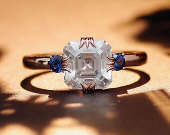 Weißer Asscher-Schnitt drei Stein-Ehering, 14K-Roségold, 7 MM