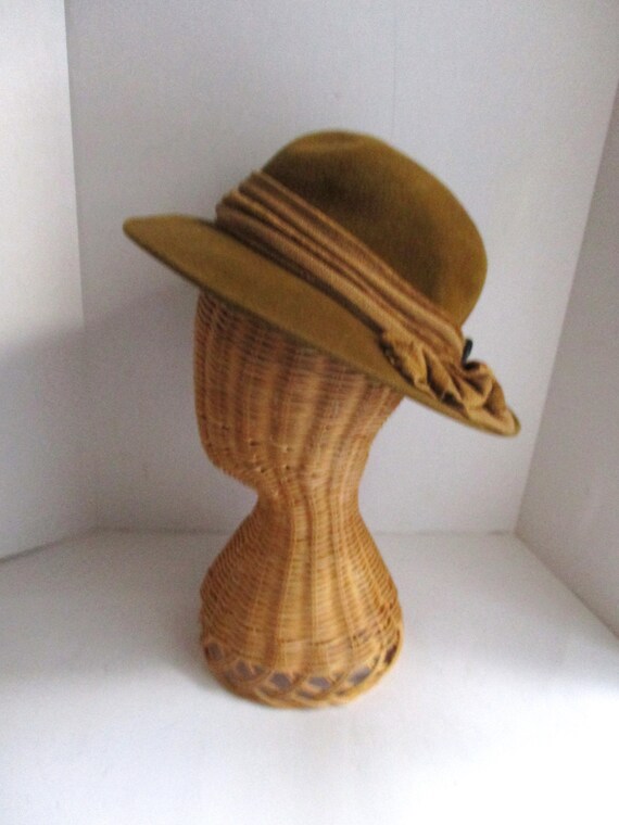 Vintage Ladies Hat Wool Felt Wide Brim Chenille R… - image 3