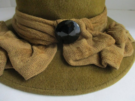 Vintage Ladies Hat Wool Felt Wide Brim Chenille R… - image 4