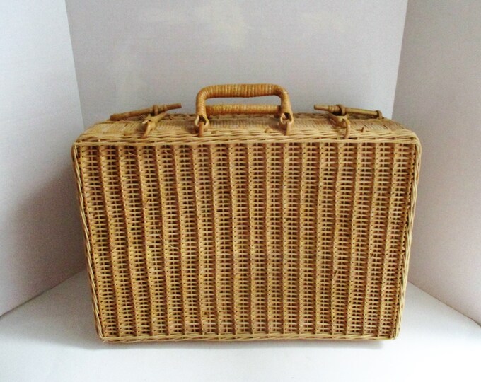 Vintage Wicker Suitcase Luggage Attache Linen Storage Picnic Basket